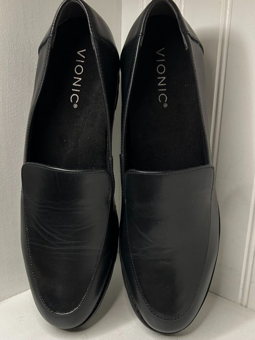 Vionic Kensley Flats Leather Slip On Loafer Shoes - Black - Size 9.5